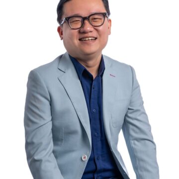 The Governance Gamechanger: Dennis Poh Empowers Singapore’s Entrepreneurs Through Social Media