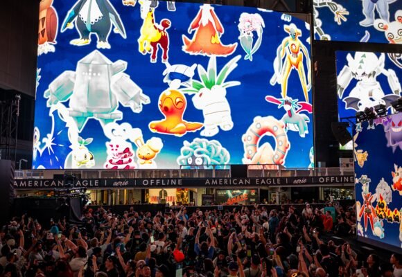 Thousands of ‘Pokémon Go’ Players Descend on Times Square to Defeat Mewtwo