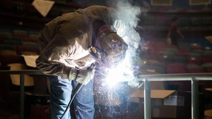 US corporate profits surge to record as worker payouts wilt